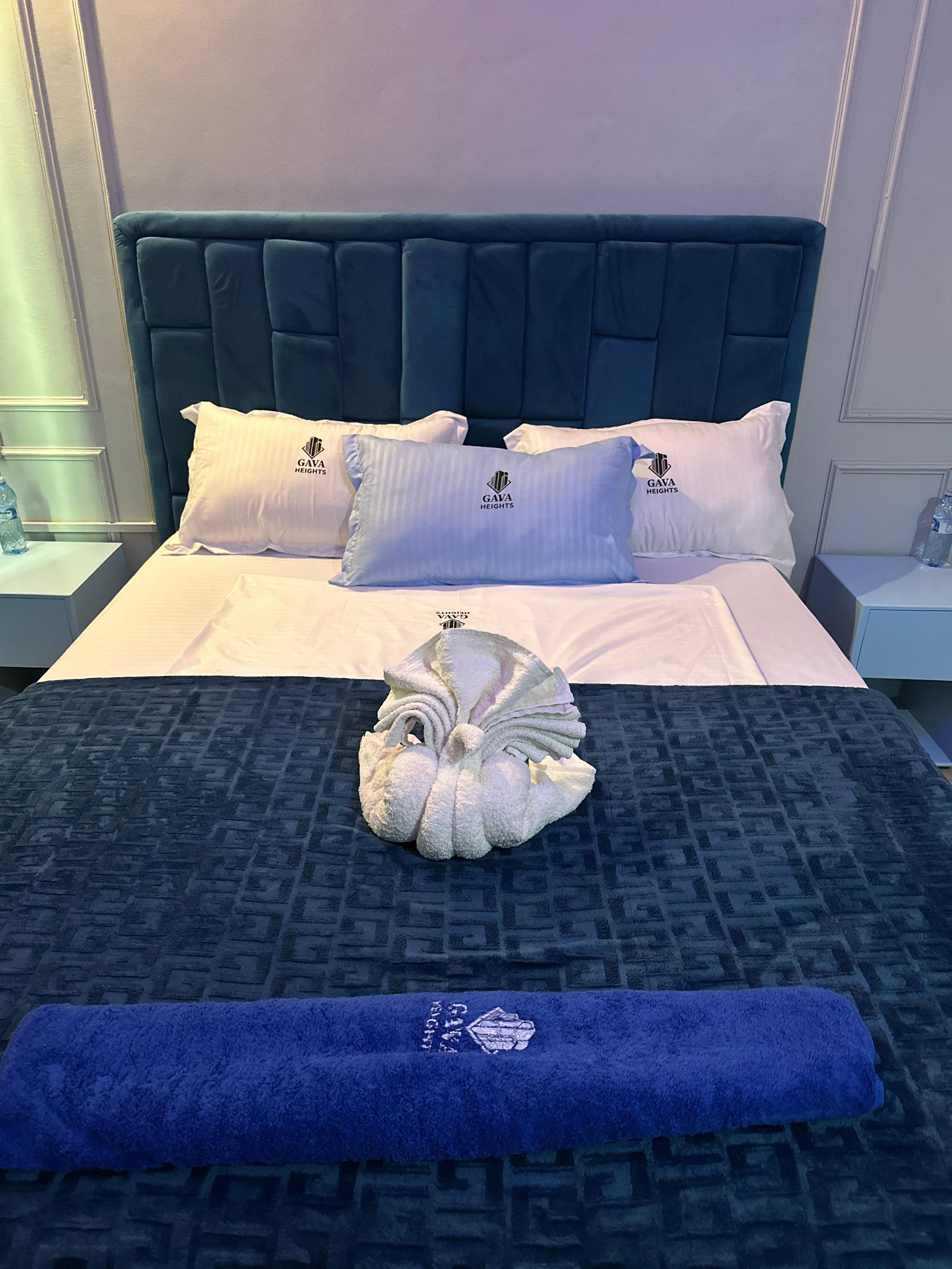 Gava Heights room