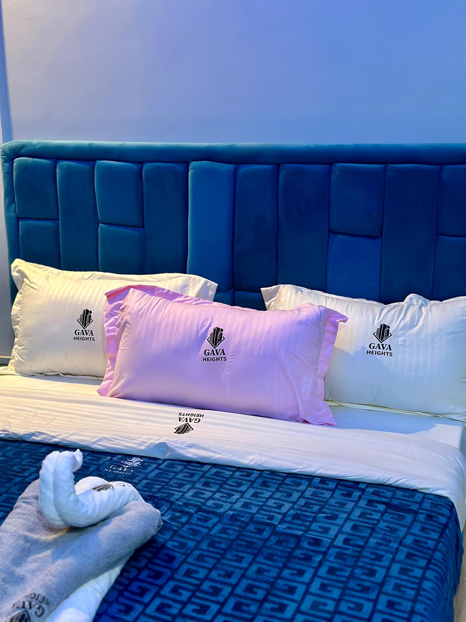Gava Heights room